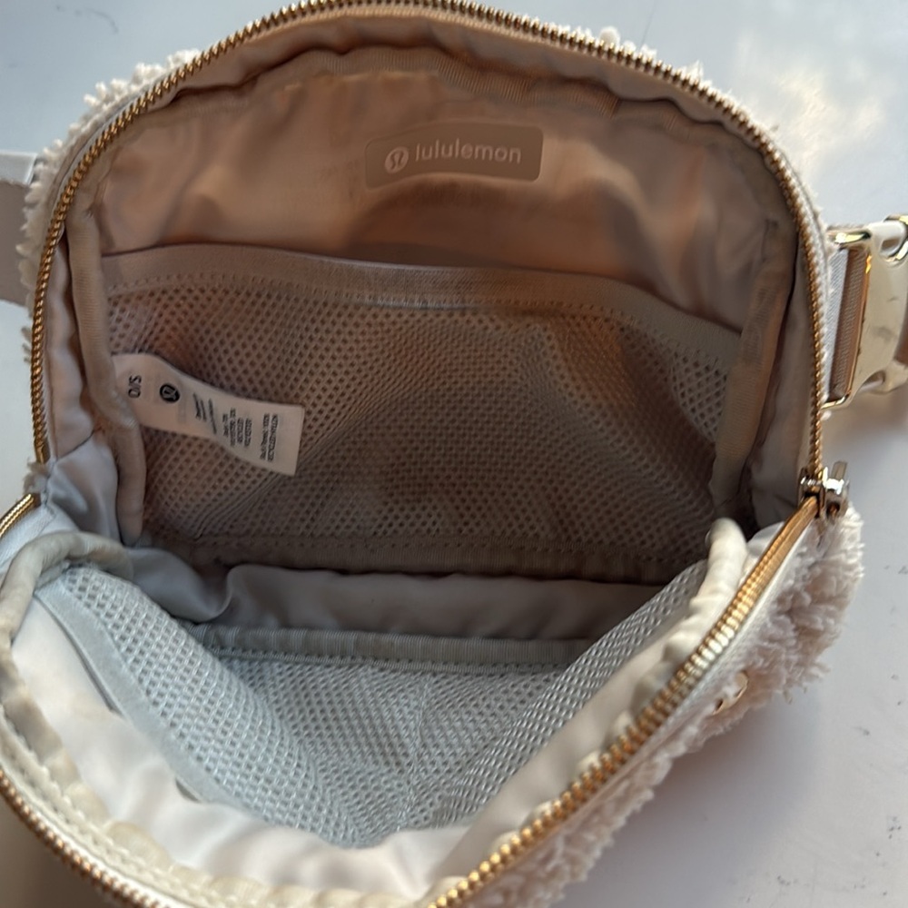 Lululemon Everywhere Sherpa Belt Bag Fleece In Color White Ivory and Gold - Picture 7 of 15
